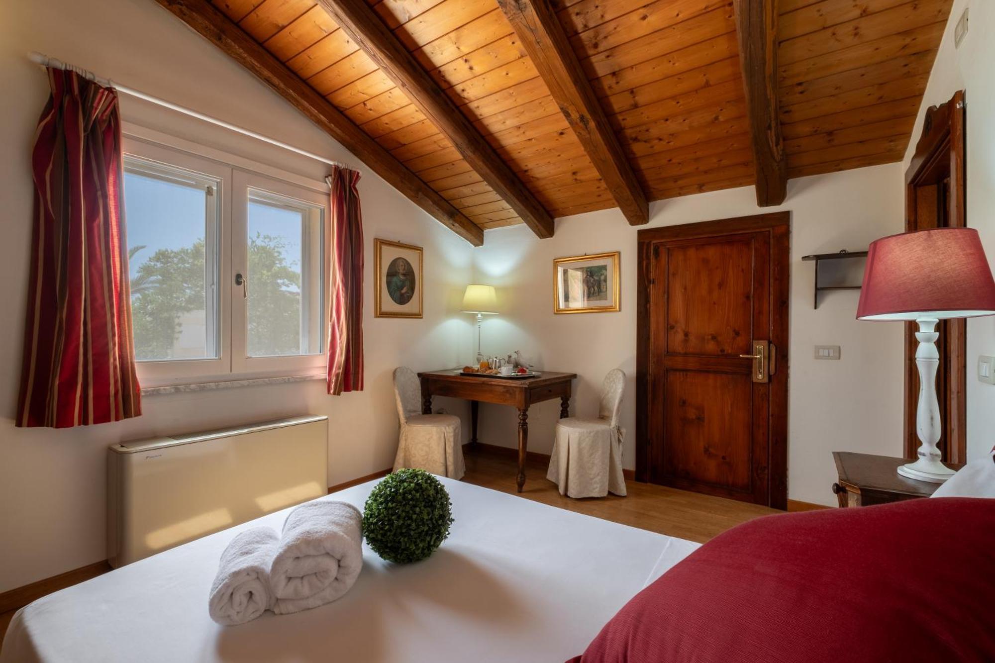 Corte Cristina & Suites Quartucciu Ngoại thất bức ảnh