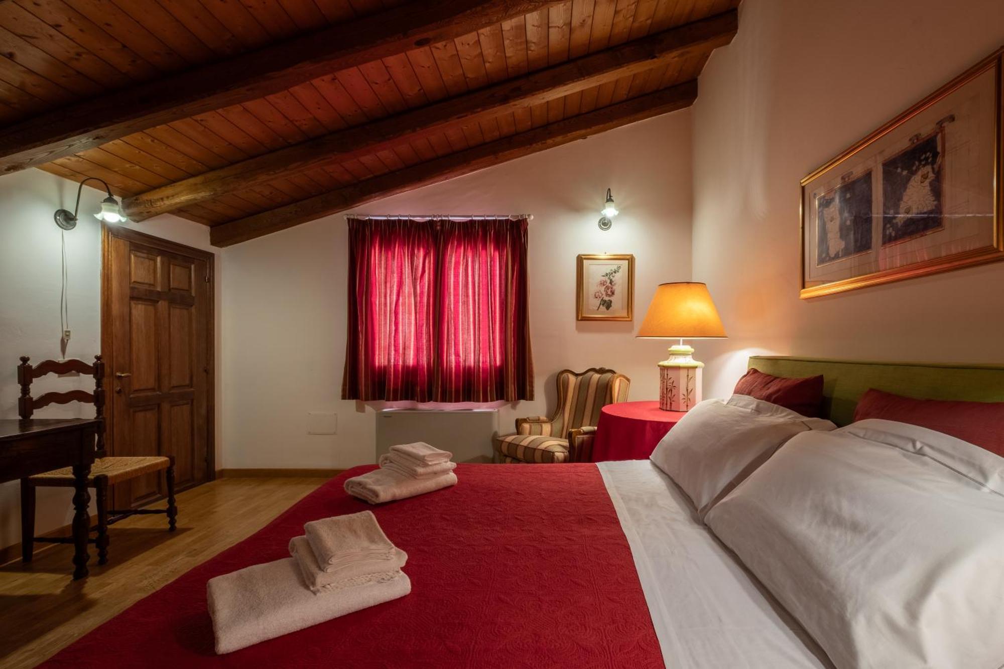 Corte Cristina & Suites Quartucciu Ngoại thất bức ảnh