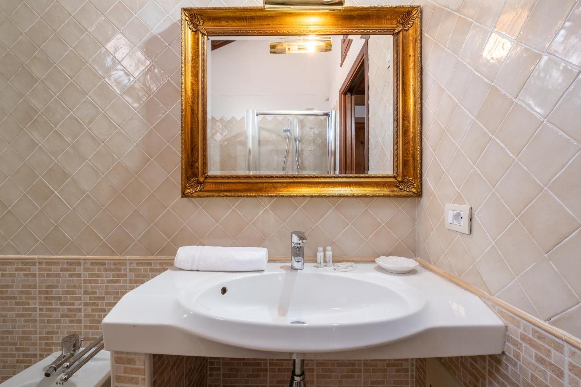 Corte Cristina & Suites Quartucciu Ngoại thất bức ảnh