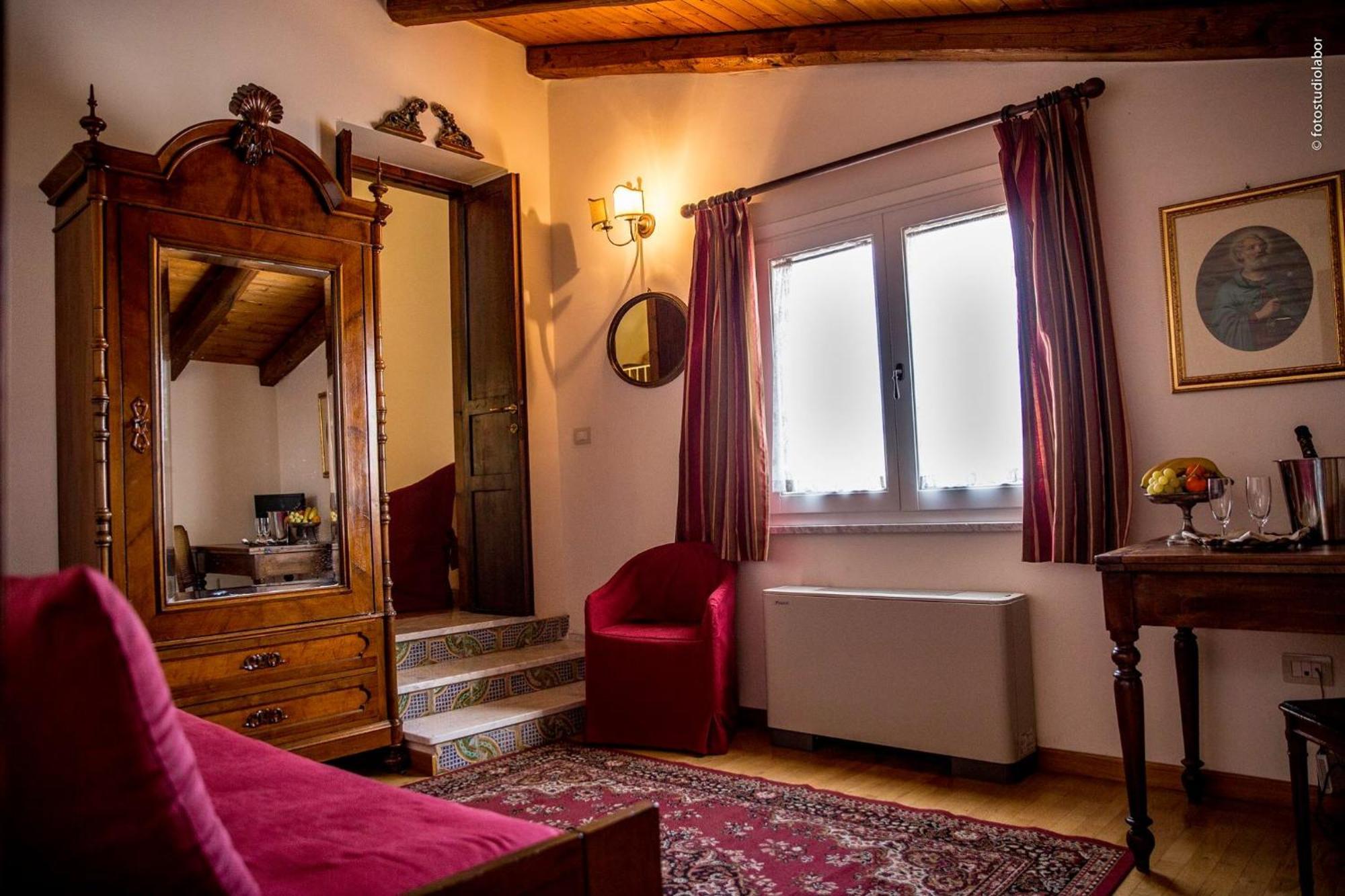 Corte Cristina & Suites Quartucciu Ngoại thất bức ảnh