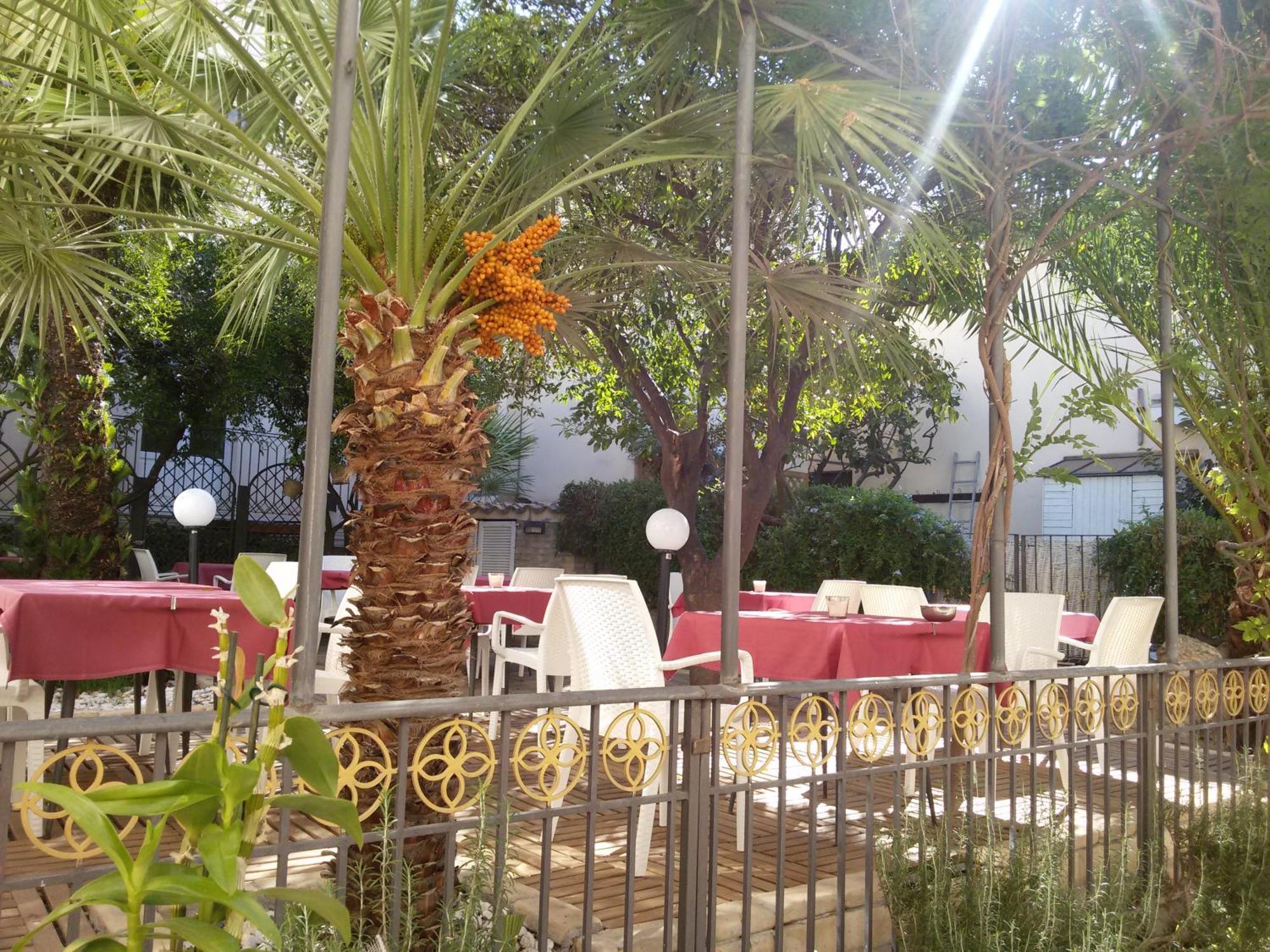 Corte Cristina & Suites Quartucciu Ngoại thất bức ảnh