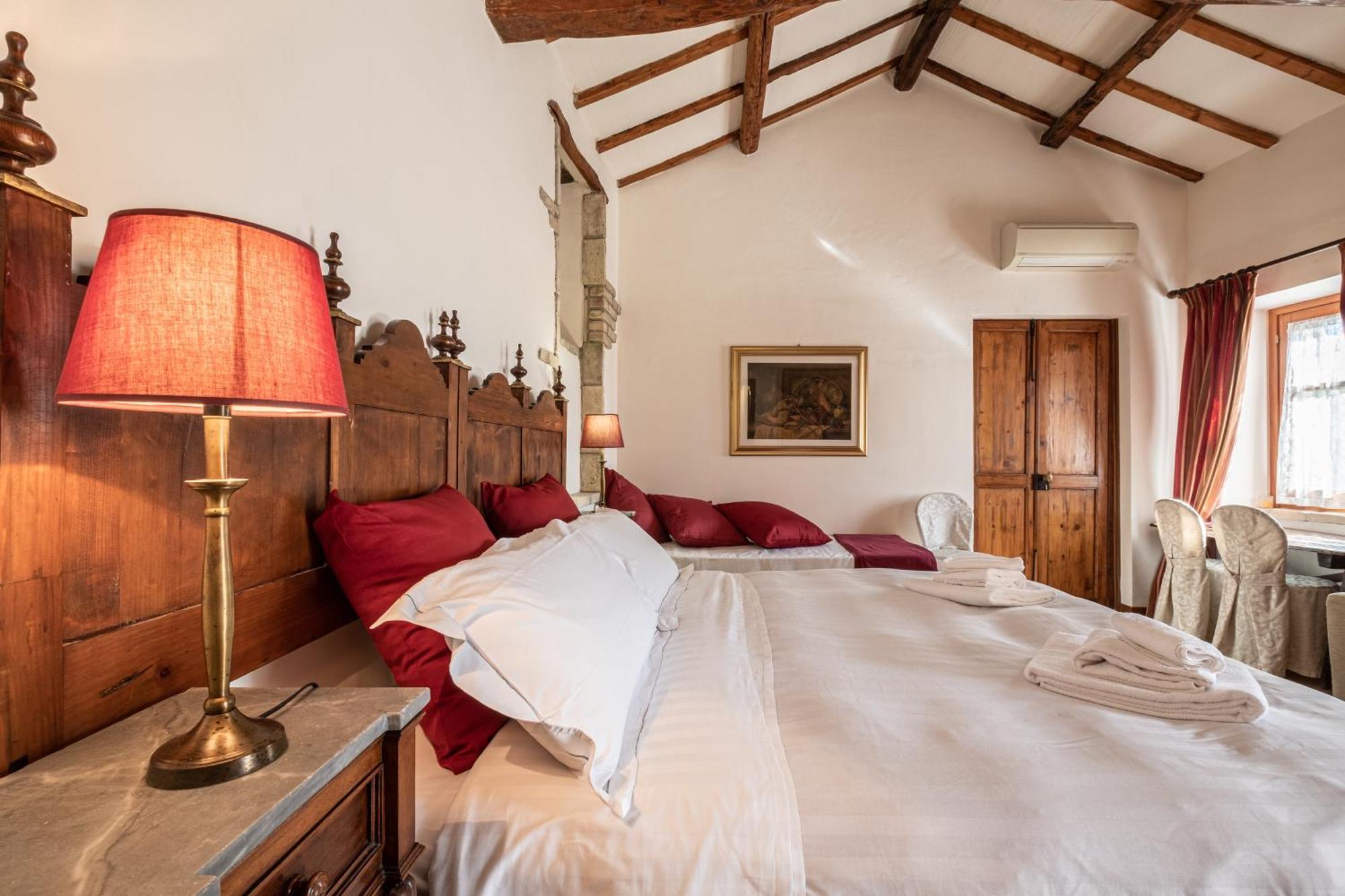 Corte Cristina & Suites Quartucciu Ngoại thất bức ảnh