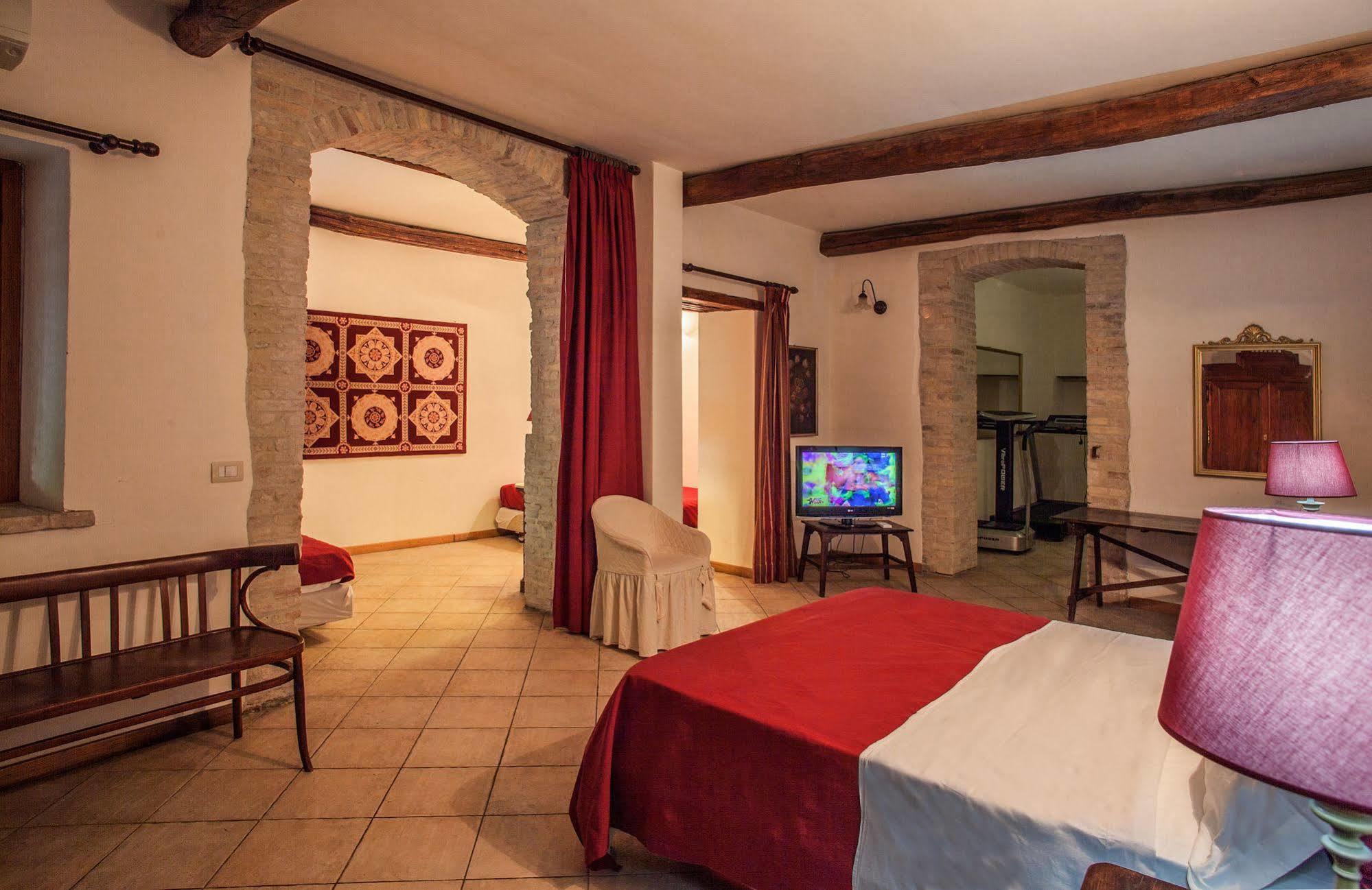 Corte Cristina & Suites Quartucciu Ngoại thất bức ảnh